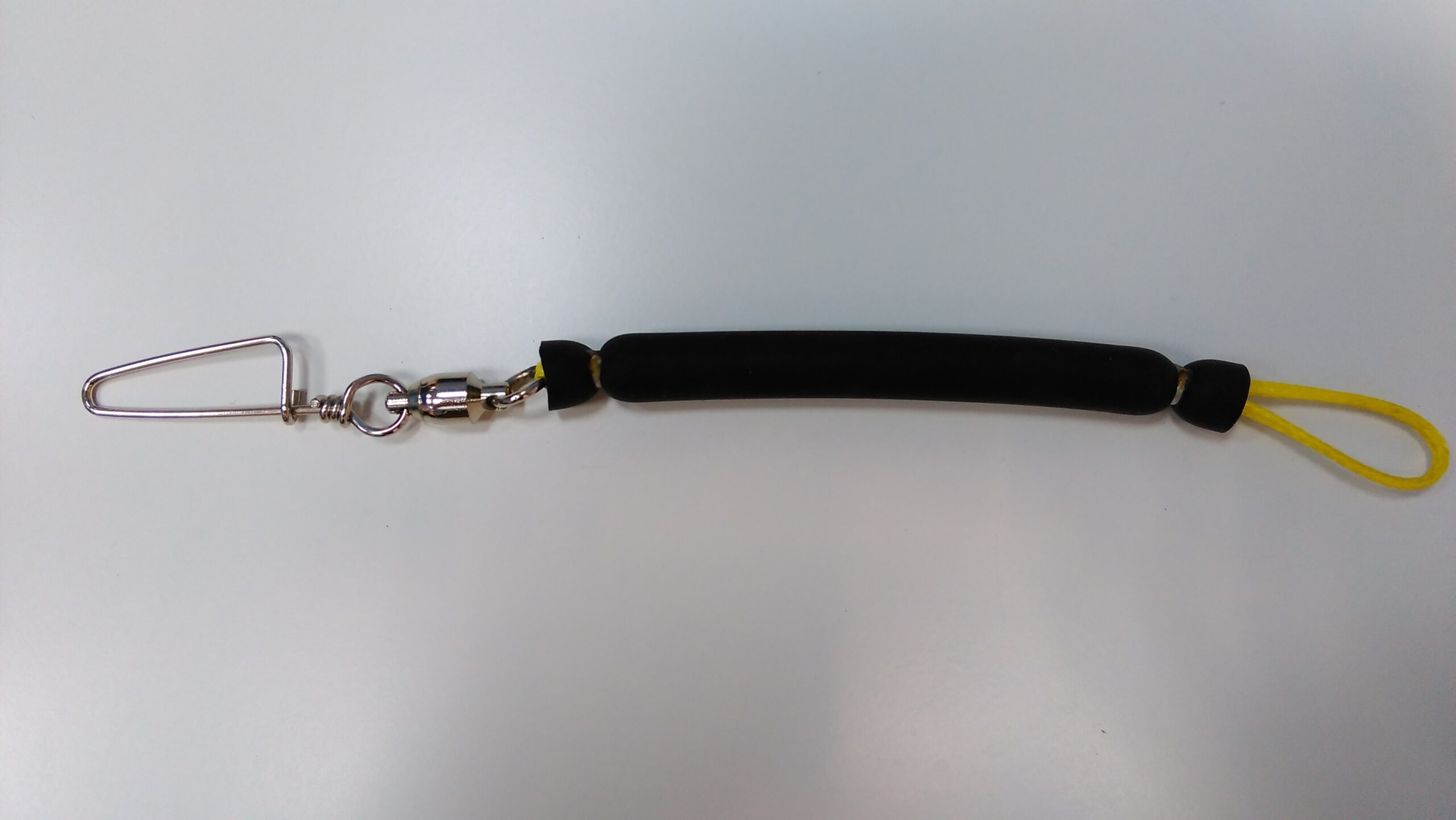 Амортизатор линя силиконовый 10см с карабином и вертлюжком Амортизатор линя силиконовый 10см с карабином и вертлюжком — изображение 1