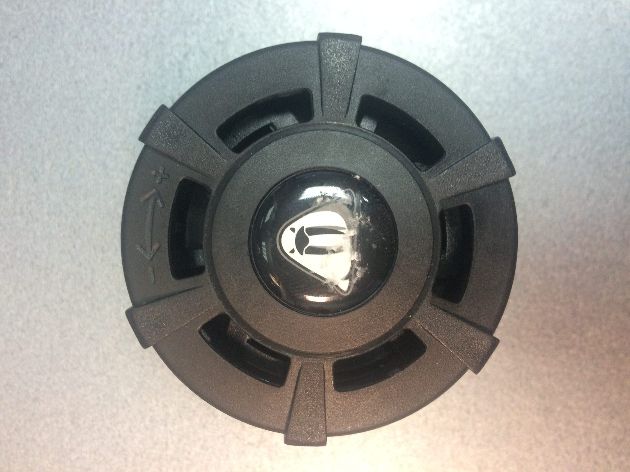 Клапан Si-Tech стравливающий автомат для поддува сухого гидрокостюма Клапан Si-Tech стравливающий автомат для поддува сухого гидрокостюма — изображение 1